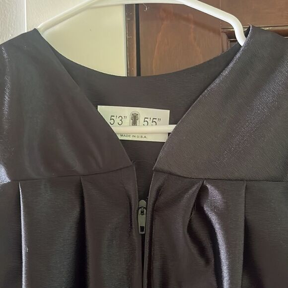 Black graduation gown for height 5’ 3” to 5’ 5” - Picture 2 of 5